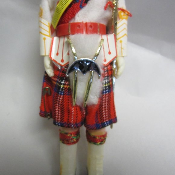 VTG 50'S DOLL SCOTTISH DRESSED, W/KILT, TALL WHITE HAT, PARADE DOLL - Picture 6 of 6